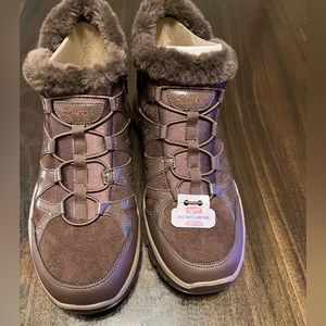 Womens Sketchers winter boots